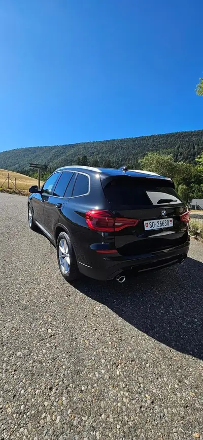 BMW X3 Diesel 190 ch — SUV familial fiable avec 4 pneus hiver neufs — intérieur