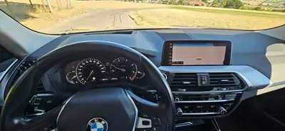 BMW X3 Diesel 190 ch — SUV familial fiable avec 4 pneus hiver neufs — détail