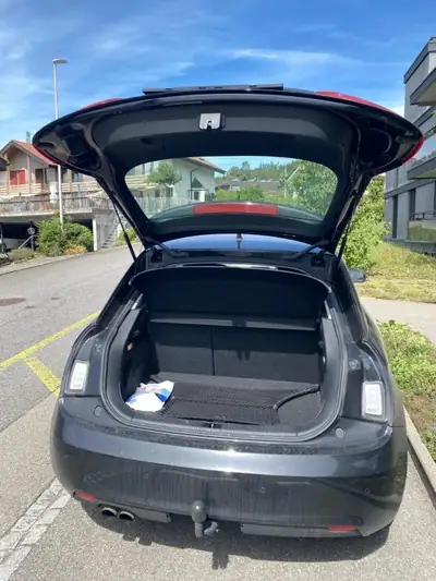 Audi A1 1.4 Essence Automatique — Compact urbain économique, 106'600 km, entretien suivi — Innenraum