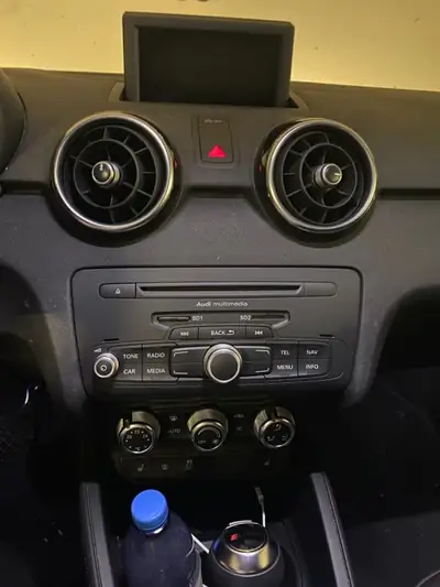 Audi A1 1.4 Essence Automatique — Compact urbain économique, 106'600 km, entretien suivi — Miniatur 7