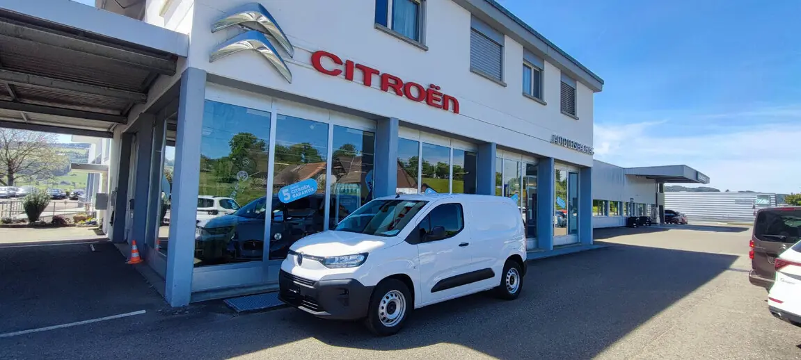 Citroën Berlingo Électrique 136 ch — Utilitaire compact zéro émission, quasi neuf