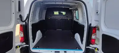 Citroën Berlingo Électrique 136 ch — Utilitaire compact zéro émission, quasi neuf — Miniatura 8