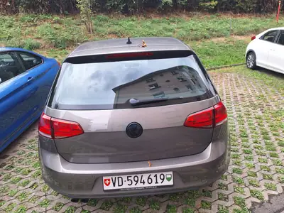VW Golf 122 ch — Berline polyvalente automatique, 143'000 km — Heckansicht