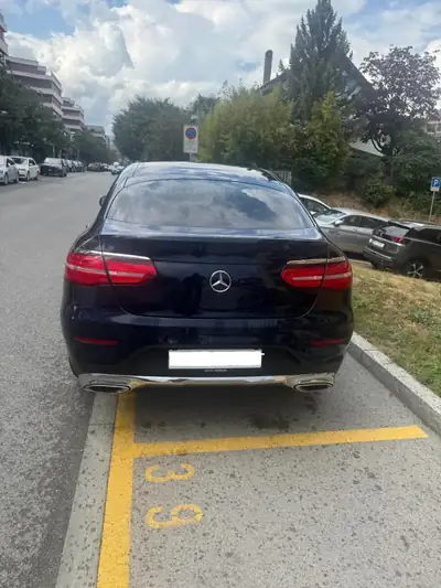 Mercedes-Benz GLC 250 Coupé AMG Line — SUV sportif 4x4, 211 ch, jantes alu bonus — Heckansicht