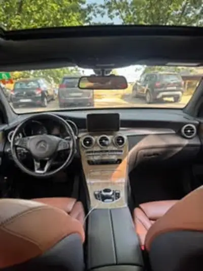 Mercedes-Benz GLC 250 Coupé AMG Line — SUV sportif 4x4, 211 ch, jantes alu bonus — Innenraum