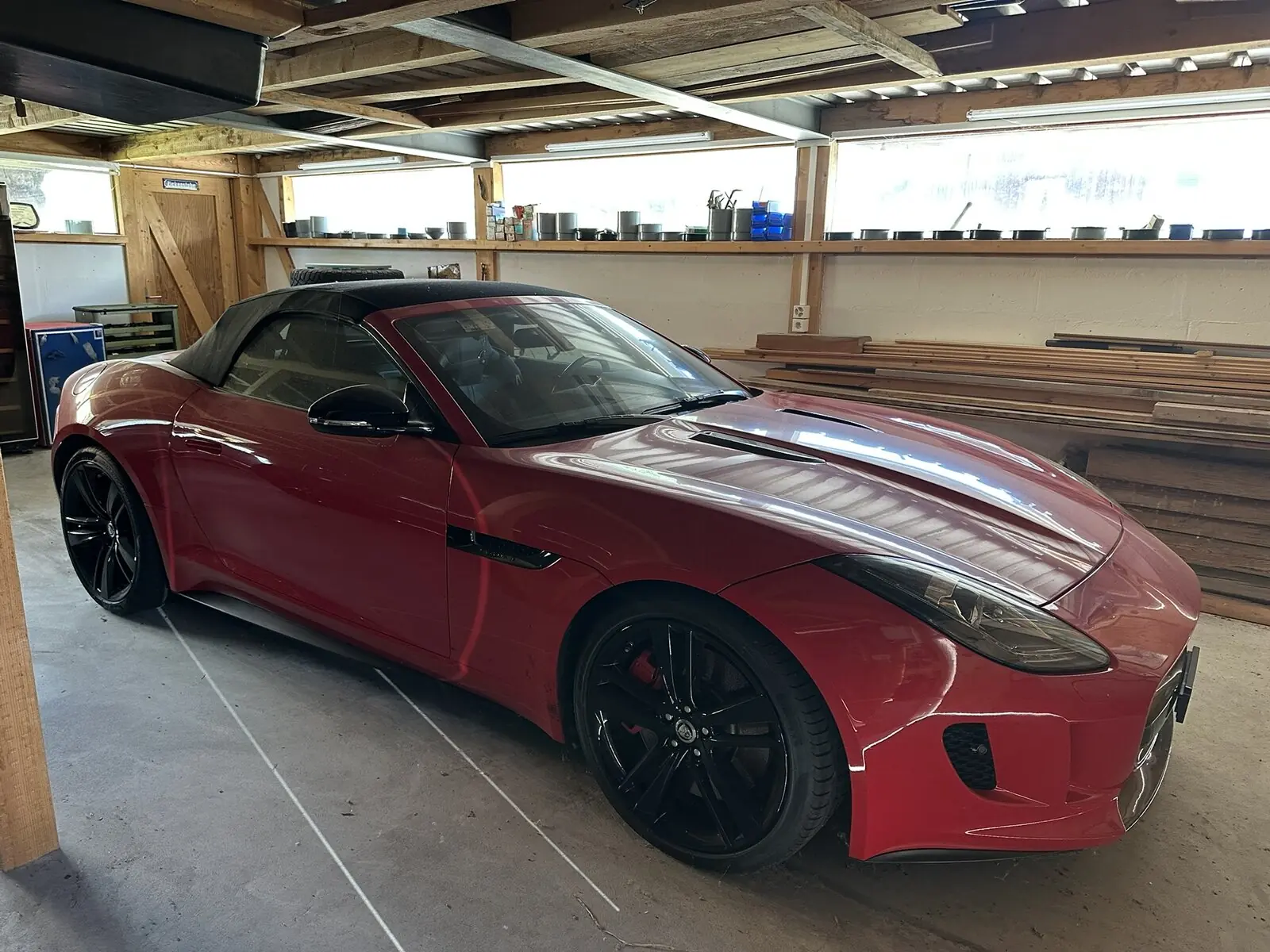 Jaguar F-TYPE Cabriolet 495 ch — Roadster britannique haute performance, très faible kilométrage
