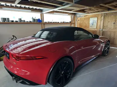 Jaguar F-TYPE Cabriolet 495 ch — Roadster britannique haute performance, très faible kilométrage — Miniatur 7