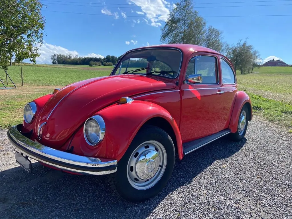 VW Käfer 1974 — Icône automobile rouge, moteur Boxer impeccable, véhicule vétéran