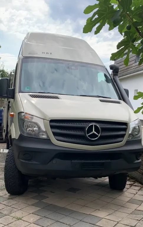 Mercedes-Benz Sprinter 163 ch — Aménagement camping 4x4, équipé solaire et chauffage diesel — vista esterna