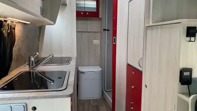 Mercedes-Benz Sprinter 163 ch — Aménagement camping 4x4, équipé solaire et chauffage diesel — Miniatura 14