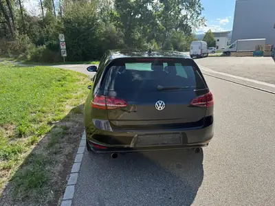 VW Golf 220 ch — Berline sportive entretenue, prête pour la route — Innenraum
