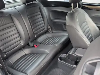 VW Beetle 2.0 Turbo — Coupé légendaire entretenu, moteur fiable 200 ch — Miniatura 8