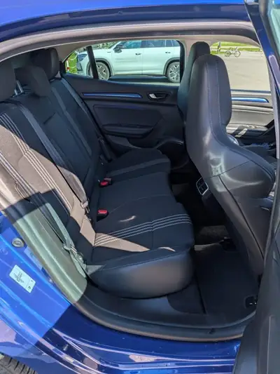 Renault Mégane GT 205 — Berline sportive automatique, entretien complet — Thumbnail 10