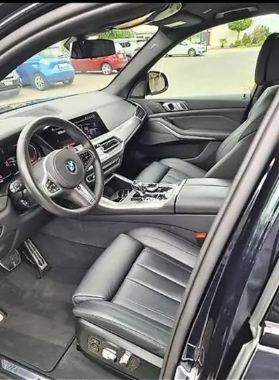 BMW X5 xDrive 2019 — SUV premium diesel avec Kit M sport et entretien complet — arrière