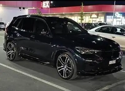 BMW X5 xDrive 2019 — SUV premium diesel avec Kit M sport et entretien complet — vue extérieure