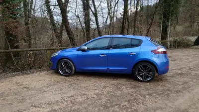 Renault Mégane 220 ch — Berline sportive 5 portes, entretien Renault complet — arrière