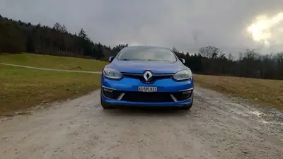 Renault Mégane 220 ch — Berline sportive 5 portes, entretien Renault complet — côté
