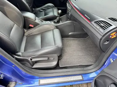 Renault Mégane 220 ch — Berline sportive 5 portes, entretien Renault complet — détail