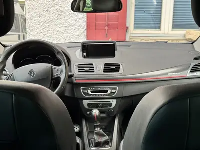 Renault Mégane 220 ch — Berline sportive 5 portes, entretien Renault complet — Miniature 10