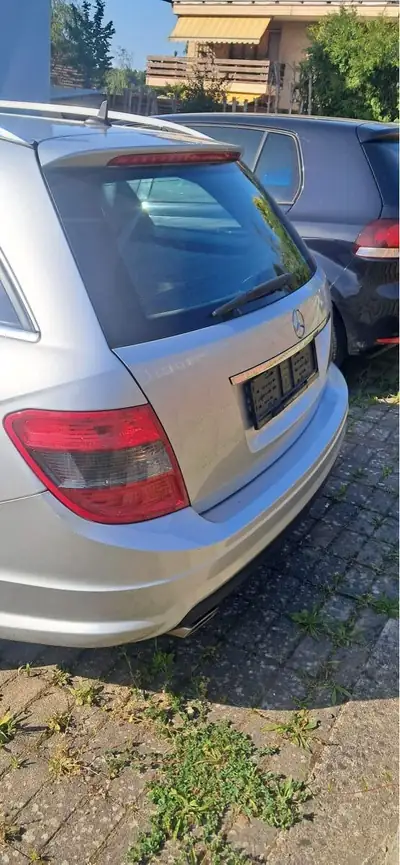 Mercedes-Benz Classe C 200 Break — Berline familiale automatique, révision complète MFK 2026 — Innenraum