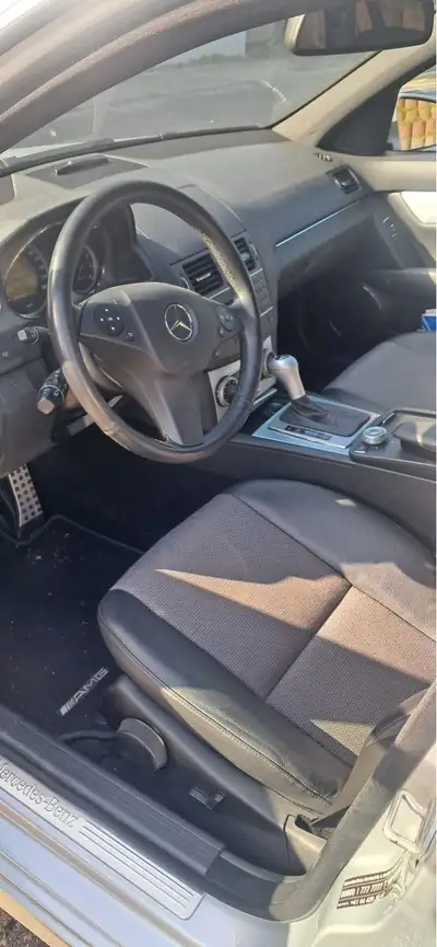 Mercedes-Benz Classe C 200 Break — Berline familiale automatique, révision complète MFK 2026 — Detail