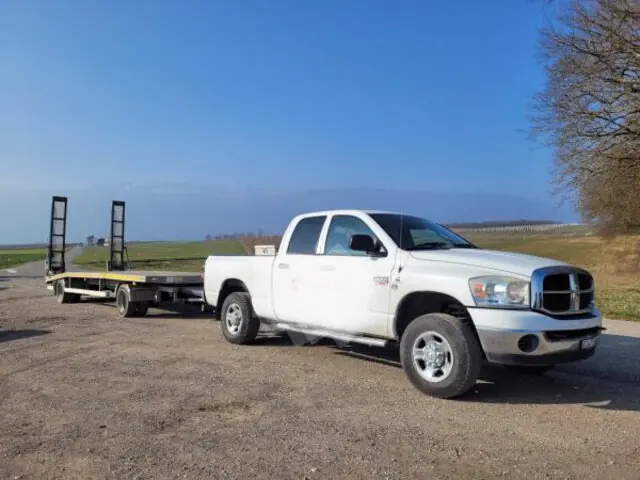 Dodge RAM 2500 — Pickup robuste 6.7 Cummins diesel, freins air, remorque 11T incluse