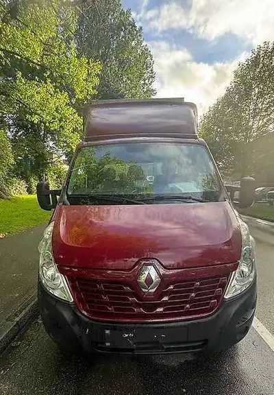Renault Master DCI 165 — Utilitaire robuste avec remorque, 193'000 km — Außenansicht