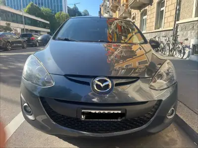 Mazda 2 Sport 2011 — Citadine fiable, équipée et économique — exterior view