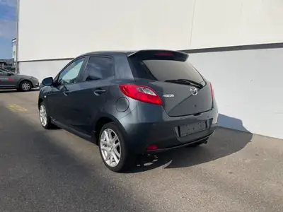 Mazda 2 Sport 2011 — Citadine fiable, équipée et économique — rear view