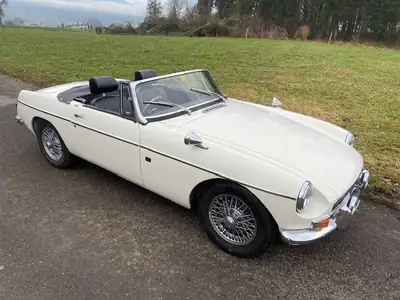 MG MGB 1964 — Cabriolet britannique iconique, restauration complète, carte grise collection — exterior view