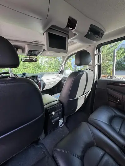 Ford Explorer 2004 — SUV américain spacieux, 4x4 et équipement premium — detail