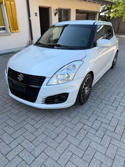 Suzuki Swift 2011 — Citadine fiable, entretien récent complet, freins neufs — Außenansicht