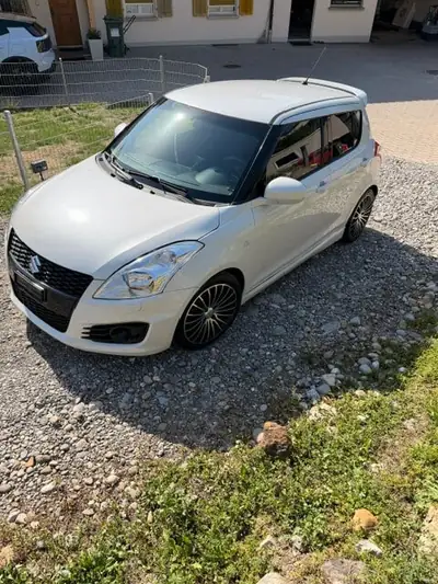 Suzuki Swift 2011 — Citadine fiable, entretien récent complet, freins neufs — Innenraum