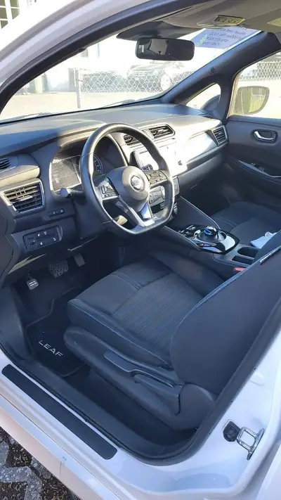 Nissan LEAF 2018 — Électrique performant, autonomie 200 km, adaptateur CCS inclus — rear view