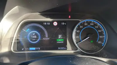 Nissan LEAF 2018 — Électrique performant, autonomie 200 km, adaptateur CCS inclus — interior