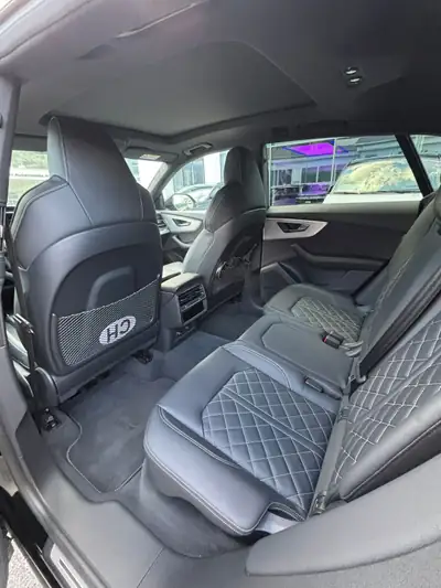 Audi Q8 2024 — SUV coupé hybride essence, 37'000 km seulement — dashboard