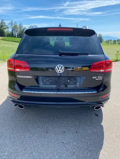 VW Touareg 245 ch Diesel — SUV robuste, transmission automatique, 4x4 intégral — rear view