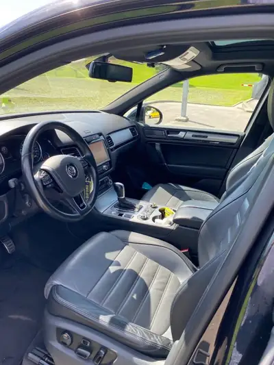 VW Touareg 245 ch Diesel — SUV robuste, transmission automatique, 4x4 intégral — detail