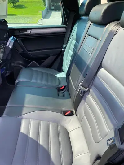 VW Touareg 245 ch Diesel — SUV robuste, transmission automatique, 4x4 intégral — Thumbnail 7
