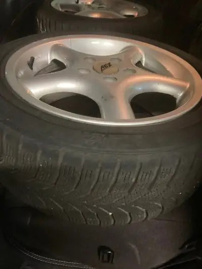 Mercedes-Benz Classe A 210 — Berline compacte allemande, 200'000 km, transmission manuelle — detail