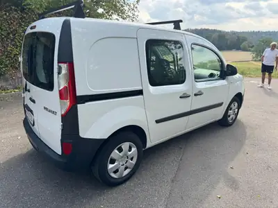 Renault 1.5 DCI 95 — Utilitaire compact diesel fiable, 86'000 km — rear view