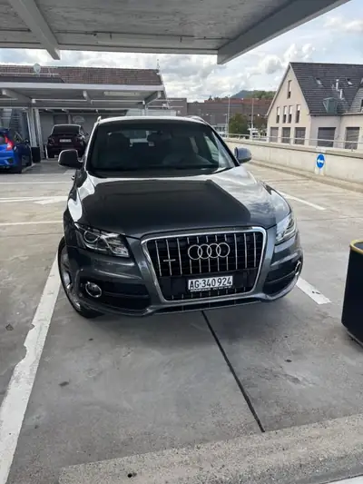 Audi Q5 2012 — SUV diesel robuste, transmission automatique, 223 000 km — vue extérieure