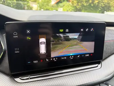 Skoda Octavia Combi TSI 245 ch — Break spacieux, automatique, entretien impeccable — Miniature 9