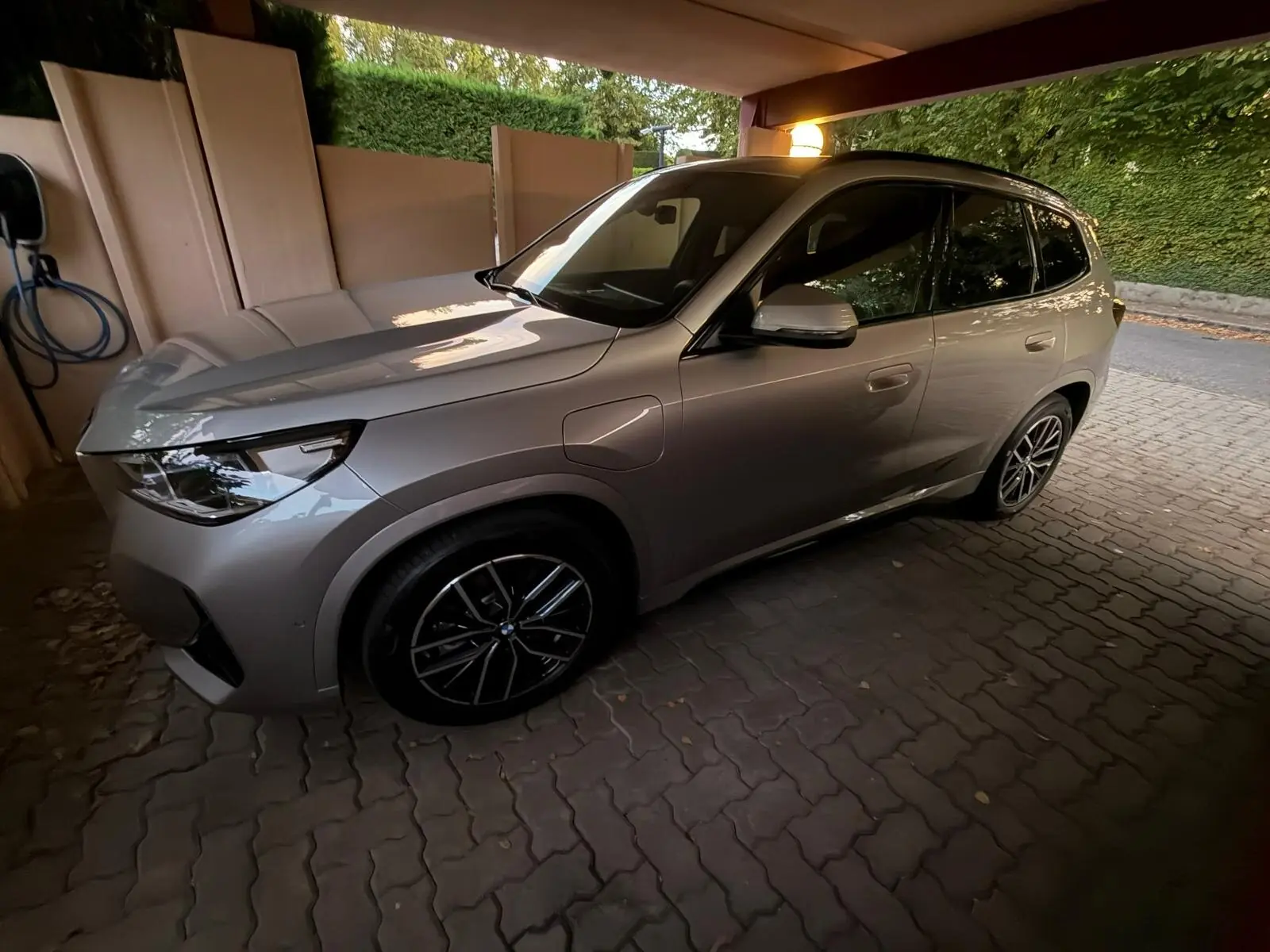 BMW X1 2025 — SUV hybride 326 ch, 7'560 km, équipements premium