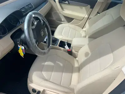 VW Passat Variant TDI 170 — Break diesel fiable, entretien à jour — interior