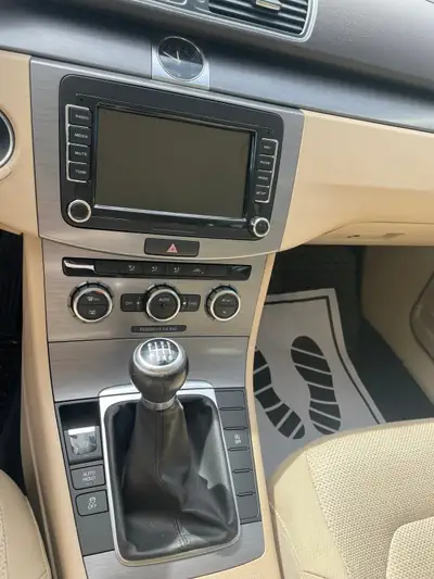 VW Passat Variant TDI 170 — Break diesel fiable, entretien à jour — dashboard