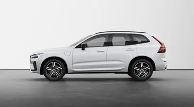 Volvo XC60 T8 Twin Engine — SUV hybride rechargeable 253 ch, 122'000 km — rear view