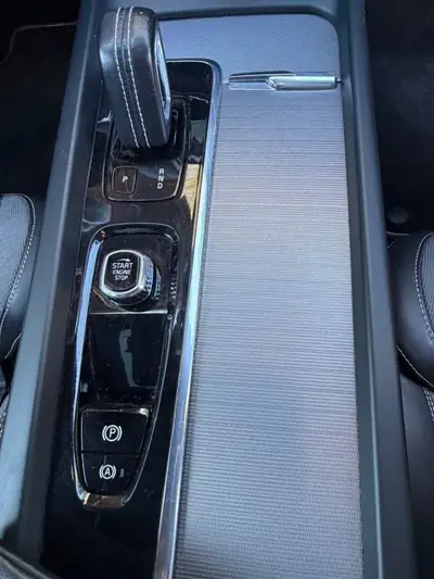 Volvo XC60 T8 Twin Engine — SUV hybride rechargeable 253 ch, 122'000 km — Thumbnail 19