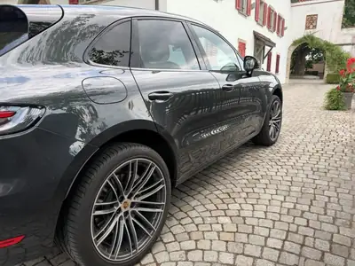 Porsche Macan 440 ch — SUV sportif premium, entretien complet, garantie jusqu'en 2026 — dashboard