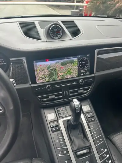 Porsche Macan 440 ch — SUV sportif premium, entretien complet, garantie jusqu'en 2026 — Thumbnail 7